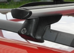 Hliníkový příčník FORD FOCUS II COMBI r.v. 04-07 zamykací - FL
